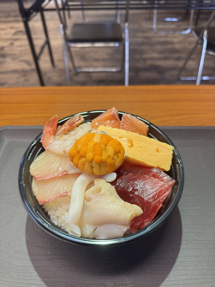 takapi_0608's tweet photo. 自然に癒されて、パワーもらって、食べまくって最高の3日間やった👍

グランピングでゆったり過ごして、鹿島神宮でお参りして、海鮮で優勝して、
トラかっこよすぎた🐅

明日から地獄の12連勤がんばろ！ https://t.co/P7aNjzPwkX