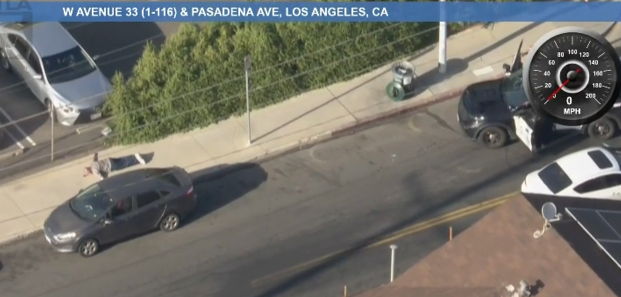 PoliceChasesTV's tweet photo. Driver bailed and has now surrendered https://t.co/FhTiyRVVl3