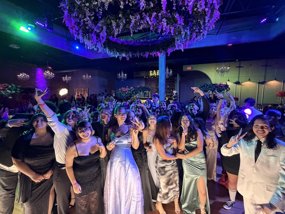 MECollege_HS's tweet photo. Prom 2026 did what it needed to do π₯
Sharp fits, big energy, and a dance floor that stayed alive all night. Our students showed OUTβand made it one for the books. πΊπ #FirstandBest #PhoenixFamily #TeamSISD @missionechs https://t.co/sHJE8mXbvo