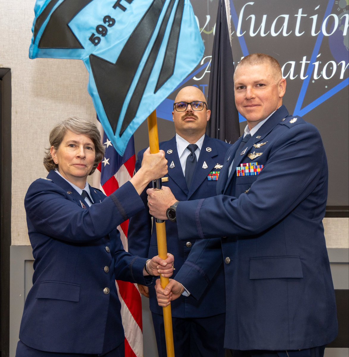 EdwardsAFB's tweet image. NEWS: 593rd TES activates at Edwards to support multi-domain testing; #USSF instruction at the #USAF Test Pilot School. 

This represents continued growth as we integrate critical capabilities for the #warfighter. 

More- starcom.spaceforce.mil/News/Article-D…

@HQ_AFMC @USSF_STARCOM