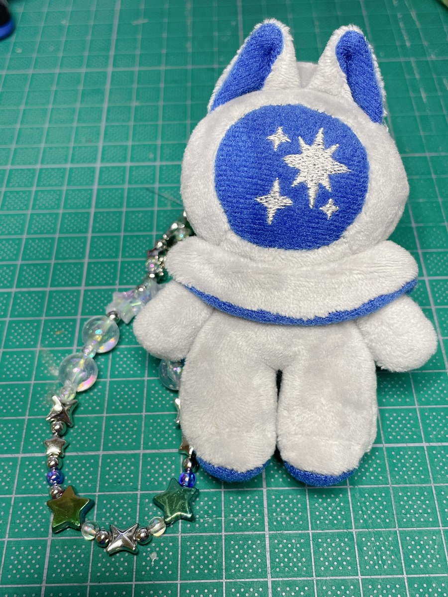 #ぬいFes感謝祭02
明日の感謝祭はキュウビズムさん(<a href="/9Bzm_xxx/">キュウビズム@4/29 ぬいFes感謝祭B11</a> )のスペースでお手伝いします〜！私はお試しで宇宙ねこちゃん持っていくのでよろしくお願いします🪐
ビーズストラップは間に合ったらおまけでつけるかも！