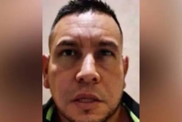 Juanz656433's tweet photo. @OHarfuch @Defensamx1 Alcalde de Uriangato y hermano del DOBLE R o LA TRIPA aspirante a lider CJNG amigo, socio y protegido de la gobernadora de GTO desde hace años. https://t.co/14zFuHg2Y7