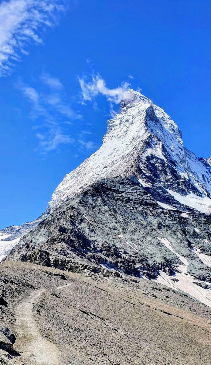 HikingSwitzerland tweet media