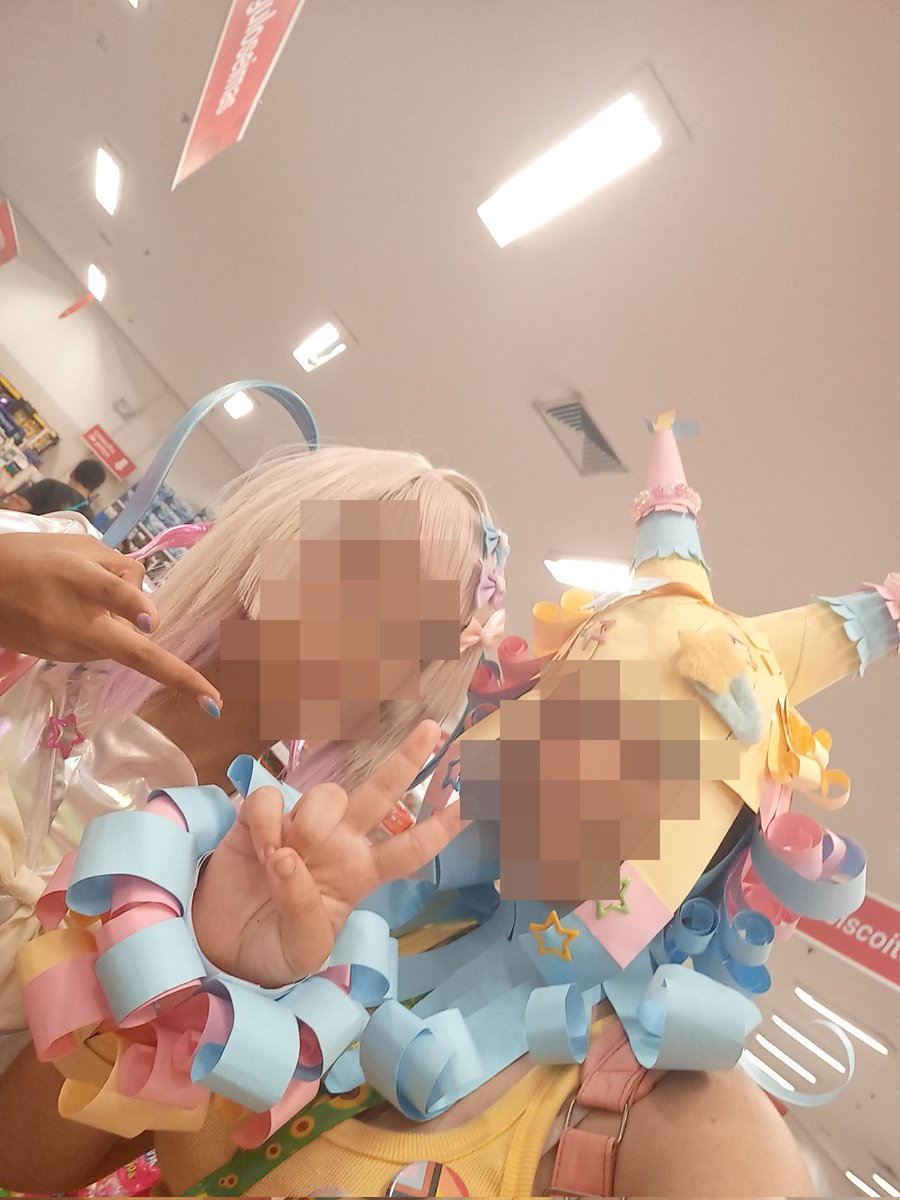 Nabnab__08's tweet photo. I FOUND VEE AND KANGEL AT THE COSPLAY EVENT HEHEH https://t.co/9bOCXcJW5G