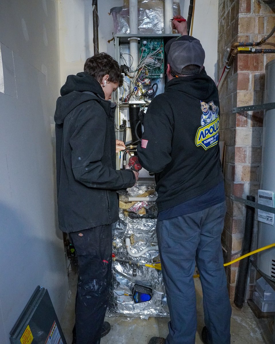 ApolloDrain's tweet photo. Out with the old, in with the comfort 🚀

Another HVAC system replaced and this home is back on mission with reliable heating and cooling.

If your system is 10 to 15 years old, it might be time to replace it.

📲 Schedule with Apollo today. https://t.co/gXK8NalQoB