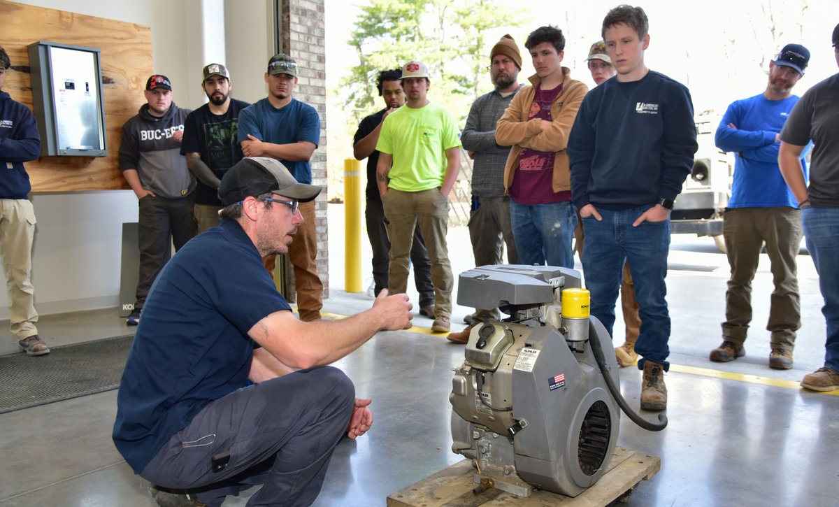 BlueRidgeCC's tweet photo. It is National Apprenticeship Week! Apprenticeship Blue Ridge provides students the opportunity to earn while they learn. 

Learn more at https://t.co/2EjoImzMC7.

#EducationElevated https://t.co/sKtoZbgYZm