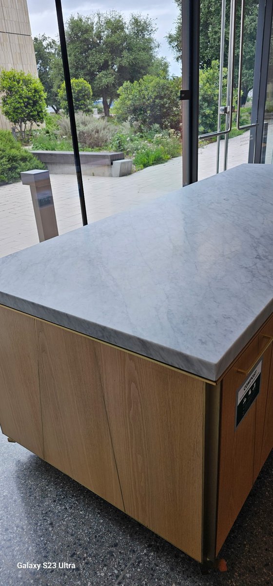 facmastersinc's tweet photo. Successful customer special request to restore a marble countertop from a high gloss to a matte finish. https://t.co/IUHTBHZhEZ