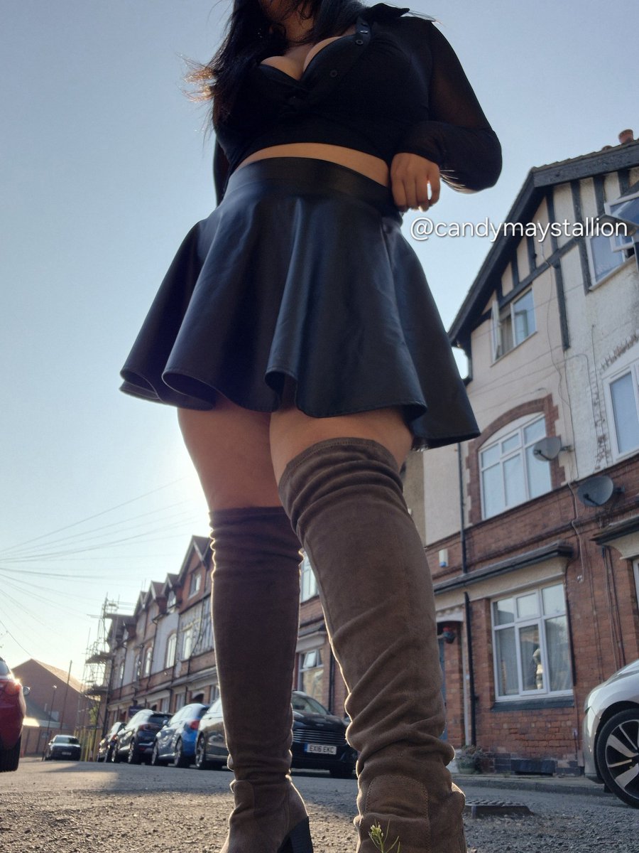 candymaystall's tweet photo. Boots are high, my sex drive higher https://t.co/VxX3hkiD2E