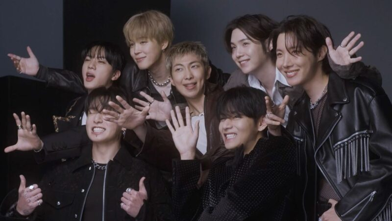 BARMYSTREAM's tweet photo. [⊙⊝⊜] NOVO DIA DE CONTAGEM

Vocês sabiam que o sonho do 1 BILHÃO pra todas as faixas de ARIRANG é bem possível, não é? Com 40 dias de lançamento, a faixa com menos streams está em 83M de streams

Se continuarmos firmes, dá sim pra conseguir o bilhão de todas em 1 ano. E ainda podemos recuperar o topo dos charts Brasil. Quem topa o desafio?  

★ ARIRANG (MASTER)
https://t.co/aLNbfcAXKd