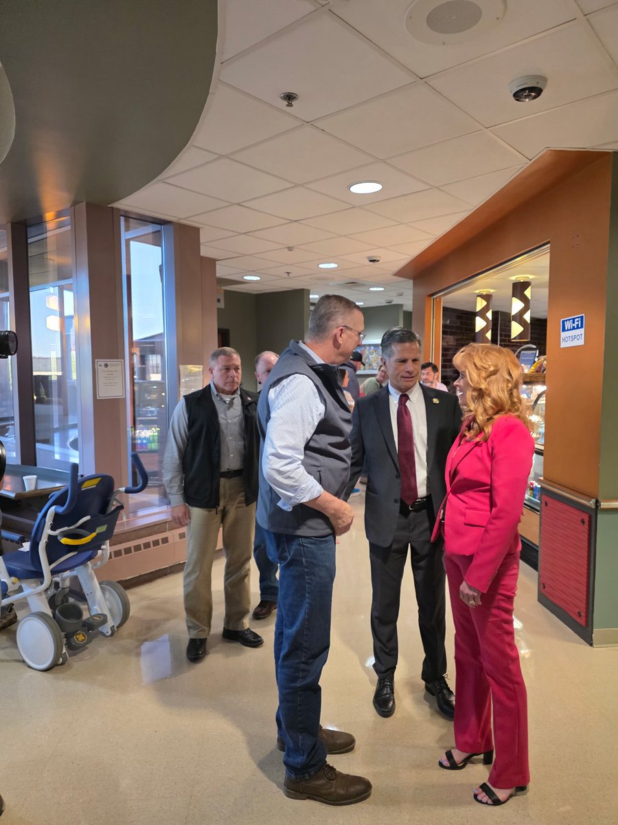 Great visit to the Wilkes-Barre VA Medical Center with <a href="/SecVetAffairs/">VA Secretary Doug Collins</a> Doug Collins today to recognize their work caring for our veterans. The WBVAMC was 1 of 15 hospitals in PA to earn the 5 Star CMS Quality Rating 2025, in addition to the 2025 Inpatient Experience Award.