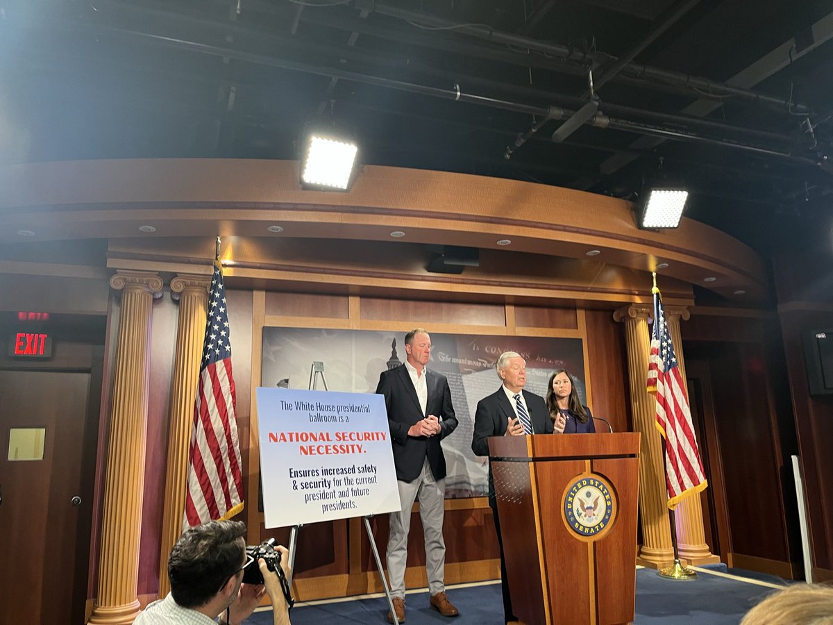 Burgess Everett tweet media