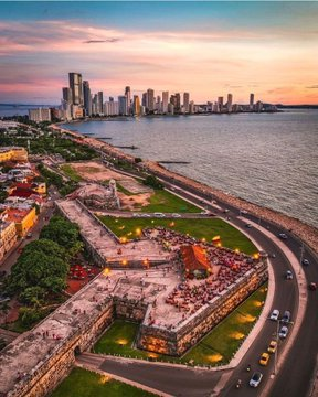 GroupLar's tweet photo. Bocagrande, Cartagena, Colombia.🌊✈️ https://t.co/t4V2X1KbN8