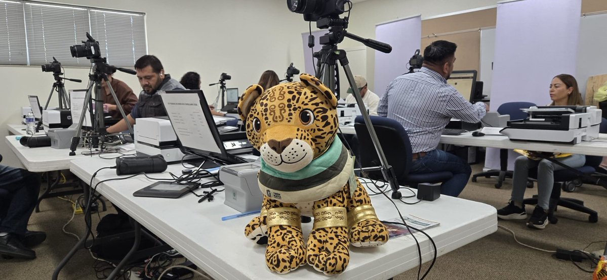 #TEMAYIN, representante de la fauna del #TrenMaya, acudió a tu #ConsuladoMóvil en Midland, Texas, para dar la bienvenida a las personas asistentes.

¿Ya lo conoces?