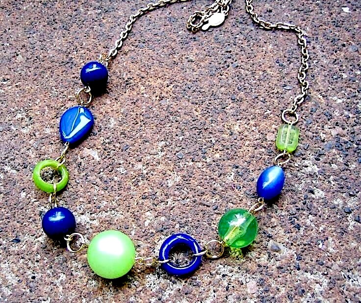 threepeatsetsy's tweet image. Key West Memories #necklace $24.00 etsy.me/3QwzYaI #handmade using #recycled #vintage goldtone metal chain &amp;amp; clasp with deep blue &amp;amp; bright green beads in various shapes &amp;amp; sizes #EcoFriendly #unique asymmetric design #retro #chic #giftideas #etsyfinds