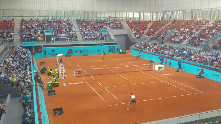 Red_Ecuador_'s tweet image. Continúa el #Masters #1000 #de #Madrid con intensos partidos en los cuadros #ATP y #WTA, donde las principales figuras del tenis mundial siguen en competencia en una jornada clave del torneo.