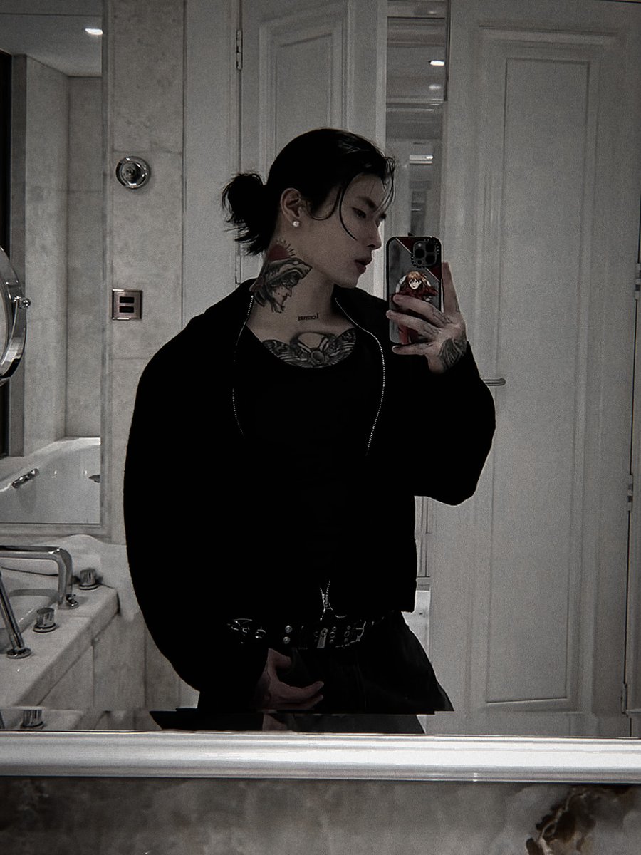 ; 洛, 𝒍. 𝑏𝑖𝑛𝑔𝒉𝒆. 𝖆𝖑𝖙 tweet media