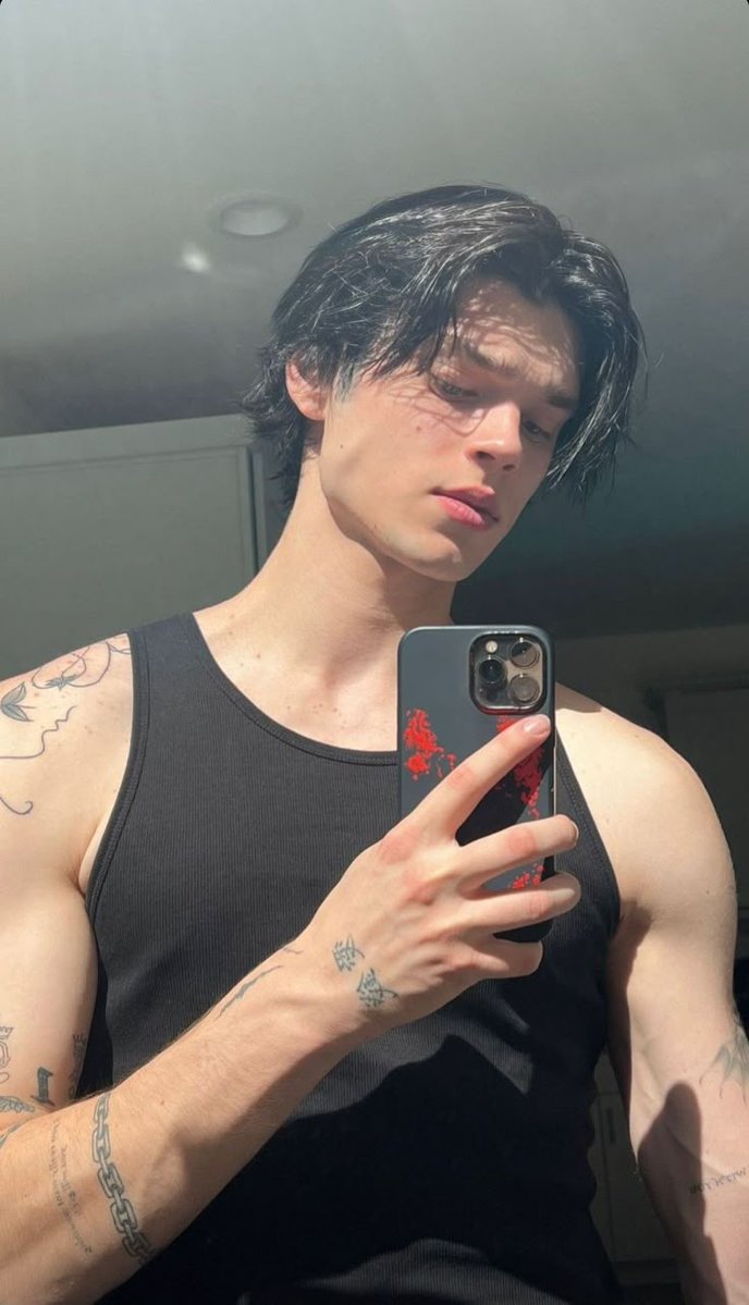 ً 𝑬𝒕𝒉𝒂𝒏. tweet media