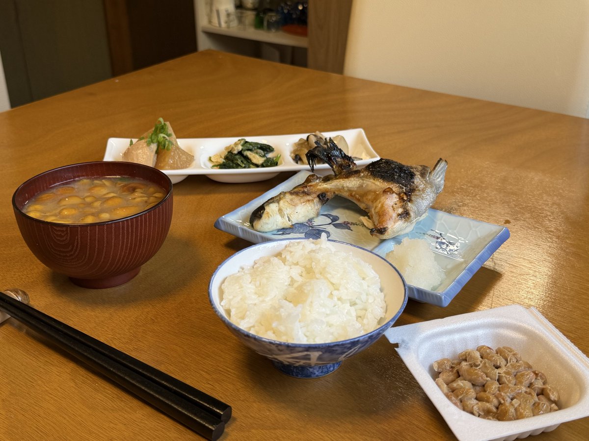 えいすー tweet media