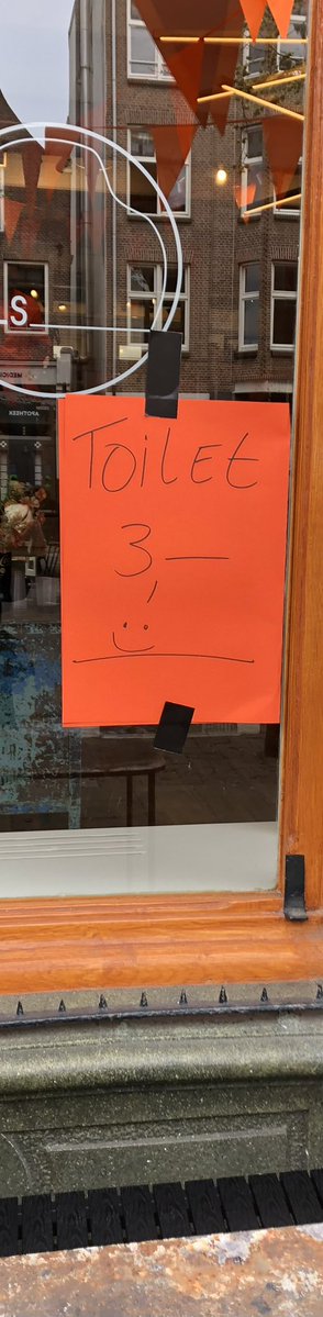 MonicaKeyzer's tweet image. 🚾🚽
WC of toilet.

DAMES
TOILET
2 EURO
POEPEN 5€
KOTSEN I0€ &amp;amp; zelf opruimen

VIP WC 

#Koningsdag Jordaan - Amsterdam.

#wc #toilet #straattaal