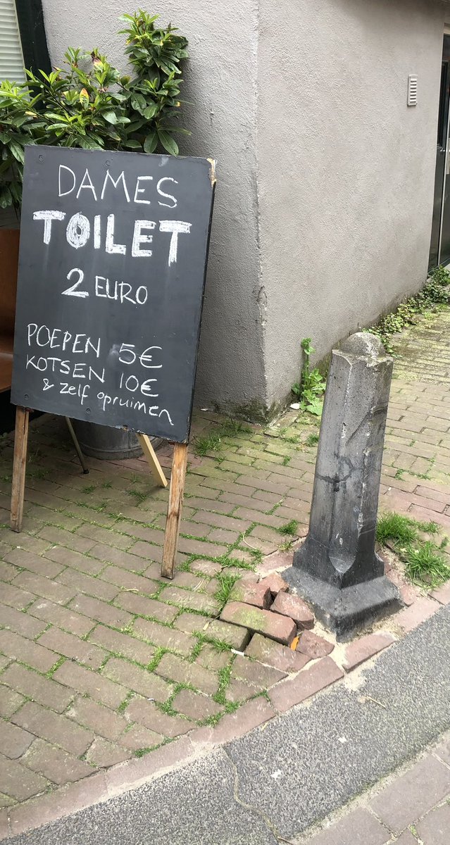 MonicaKeyzer's tweet image. 🚾🚽
WC of toilet.

DAMES
TOILET
2 EURO
POEPEN 5€
KOTSEN I0€ &amp;amp; zelf opruimen

VIP WC 

#Koningsdag Jordaan - Amsterdam.

#wc #toilet #straattaal
