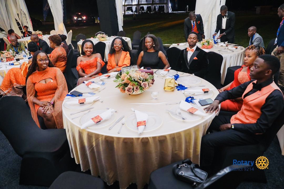 joel_dembe's tweet image. As family @Rac7lakeskigo we had the privilege and honored to attend The Royal Governors Ball night at @spekeresort #DCA101
Themed : Burnt orange. Black. Brilliance. 

#Kigo7Lakes #Golfers ⛳️