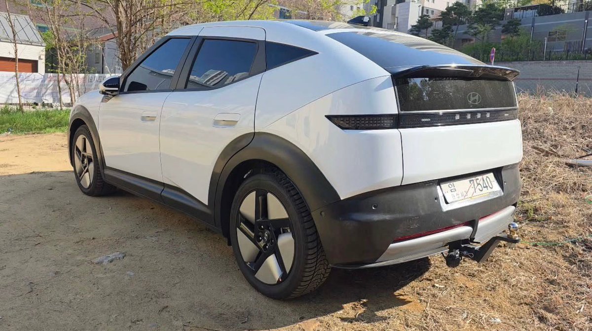 mightys3xycars's tweet image. 【新型IONIQ 3情報】
KIA EV2とプラットフォームを共有する新型「ヒョンデ IONIQ 3」のスペックが明らかに！⚡️
🔋バッテリー：42.2kWh (LFP) / 61kWh (NMC)
🐎パワー：147馬力 / 135馬力
⚡️急速充電：10-80%まで29〜30分
🔌V2L対応
EVライフがさらに身近に。期待大ですね！
#Hyundai #IONIQ3 #EV