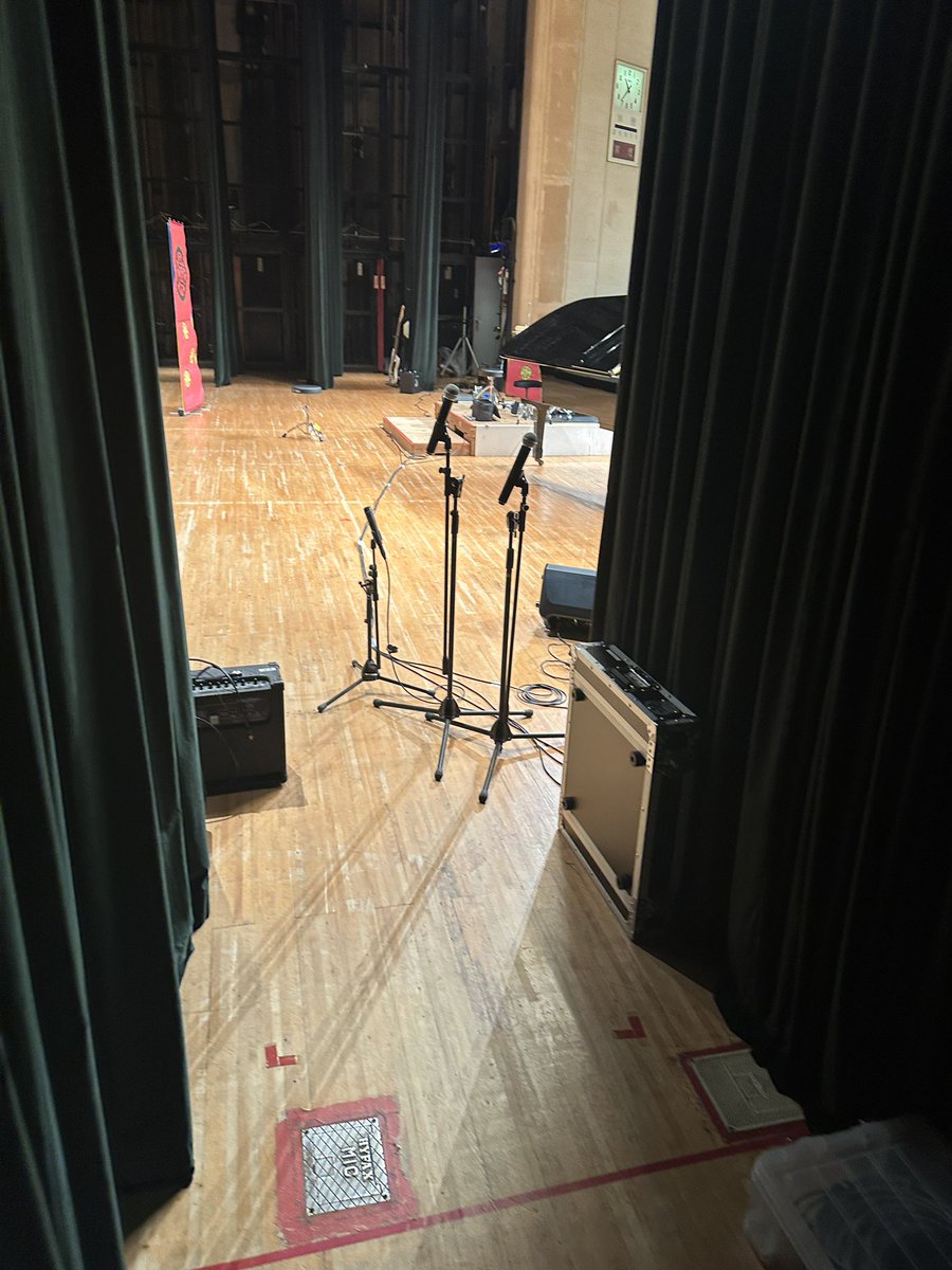 Ray08246456358's tweet photo. 音楽教室のお手伝いでギターとコーラスやってきたーー https://t.co/W5pvLl5RLJ