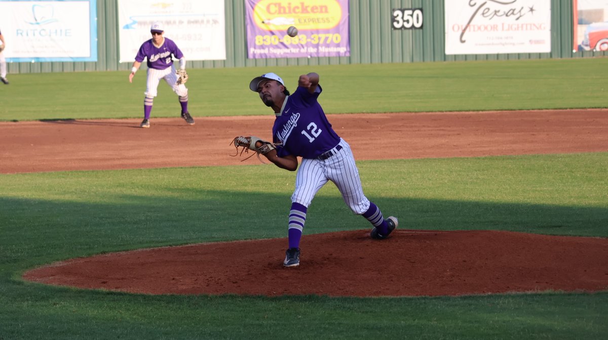 fierrojennifer's tweet image. .@marblefallsisd @MFHS_Sports @MFTXbaseball earns Jarrell sweep!! 

tinyurl.com/2j83w488

#GoGetEmMustangs #GoldStandard #NoDoubt #Mustangs #LadyMustangs #TheBroadPodcaster #TexasChalkTalk #marblefallstx #burnetcountytx #highlandlakestx #hillcountrysports #highlandlakessports