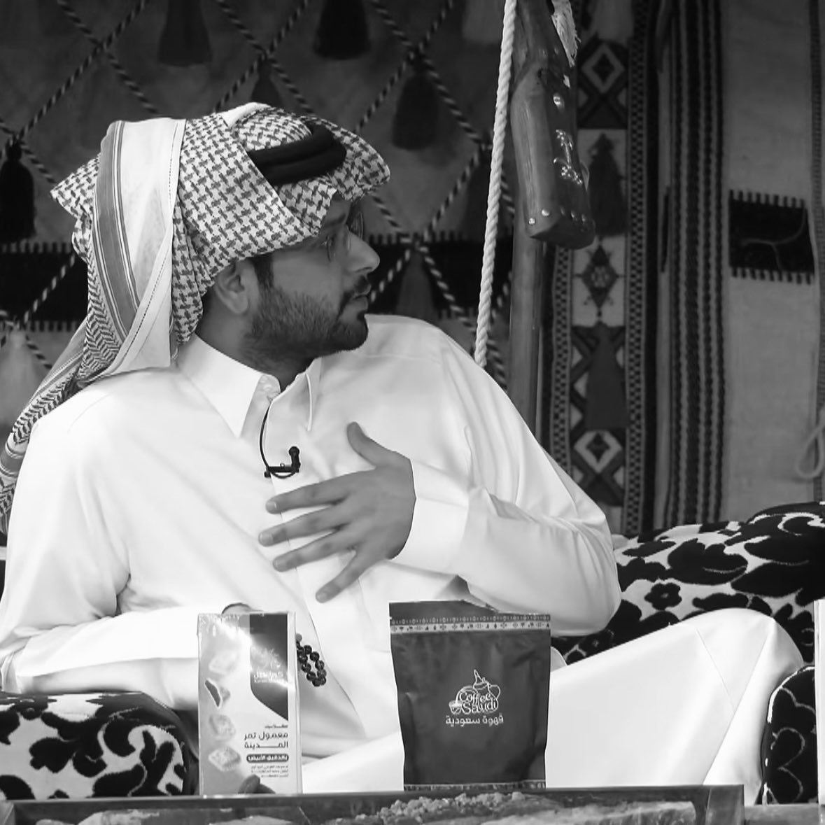 « إما حضور يجملني وسط الصدر 
و إلا غياب يخليني مثار السؤال » 🤍