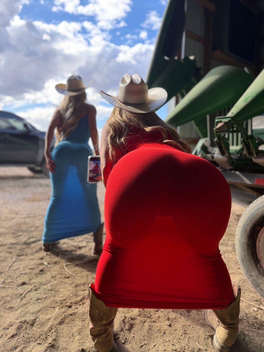 Sexy Emma ❤️ tweet media