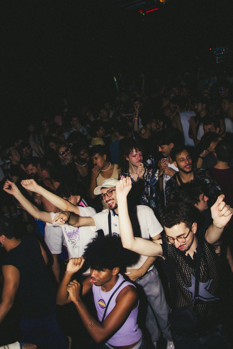 as fotuxas da nossa slumber party saíram e o <a href="/ruzitu/">ruy</a> arrasou nos clicks! em breve chegamos com n3ws, segurem os cintos 🚀