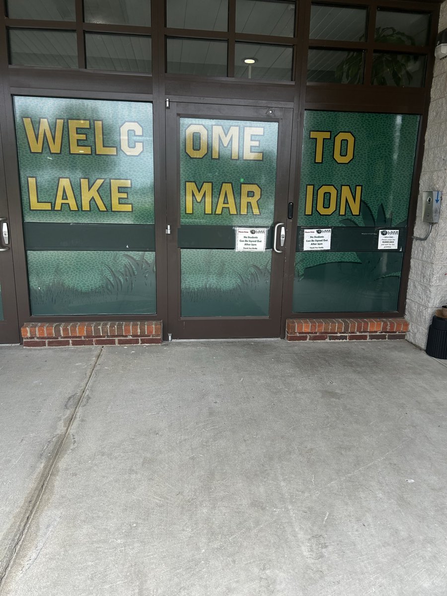 latroy_johnson's tweet image. Thanks to Coach Davis, @SCState_Fb great Corey Haynes and the @LakeMarionHigh for welcoming the Bulldogs today to take a look at their guys! #STATEofMind #RaiseTheBAR
