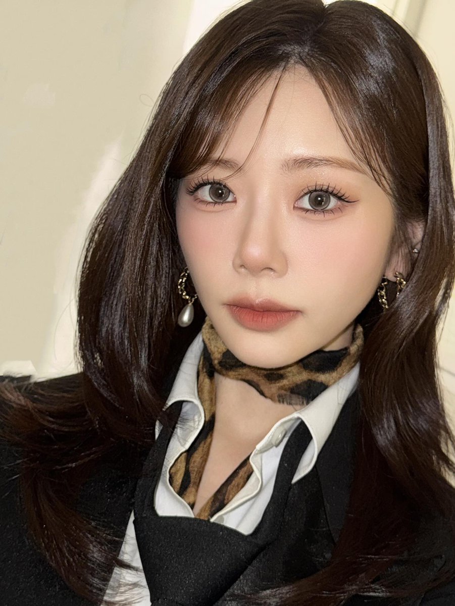 지유야 오늘도 행복한 하루! ٩(๑> ₃ < )۶♥