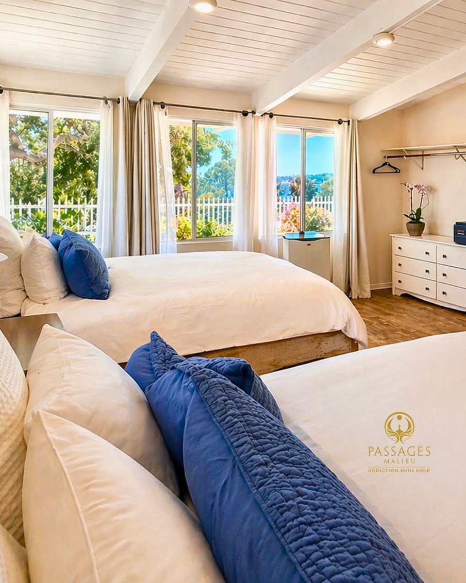 PassagesMalibu's tweet image. At Passages Malibu, our private luxury residential rehab suites are designed to give you the space to rest, reflect, and begin again—without judgment, pressure, or distraction. ow.ly/bSaq50YQQIt

#LuxuryRehab #MalibuRehab #AddictionTreatment #DrugRehab #AlcoholRecovery