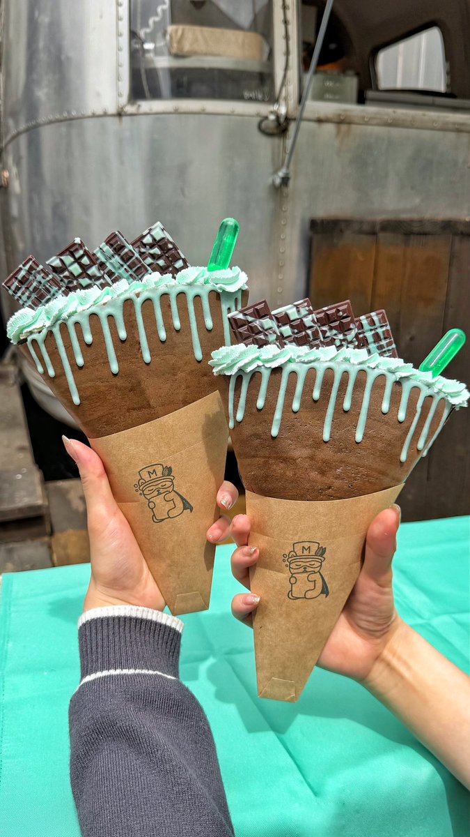チョコミント仮面。#2月19日はチョコミントの日 tweet media