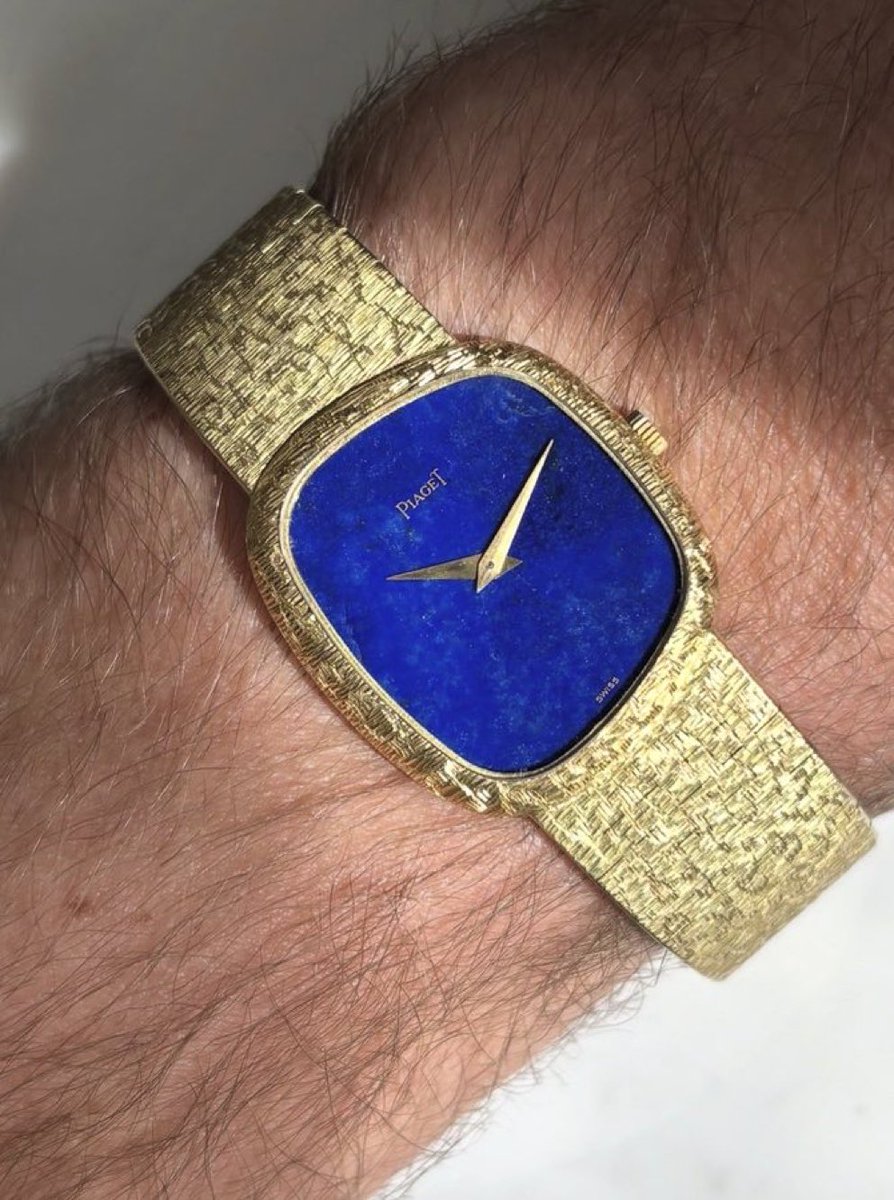 TheSlowTick's tweet image. Piaget
📸: @thewatchoniste 
#watches #luxury #gold #lápislazúli #menswear #enthusiast #watchmaking #photography #collection