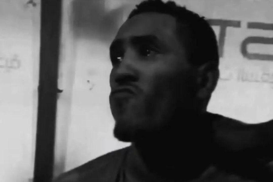 Sh0redder's tweet photo. كنت قاعد مع واحد معايا فالسكشن طيب فشخ وحد اجتماعي وانا متعود كل ما اشوفه اقوله عامل ايه وهتتجوز امتى واهزر معاه دي طبيعتي مع الناس عادي

فالمهم قولتله كالعادة عامل ايه فلاقيته قعد يحكي عن مشاكله وفالآخر قالي عارف انا بحبك يا عبكريم لأنك بتسأل عليا وبتقولي عامل ايه لما بتشوفني https://t.co/lao1KY7MrL