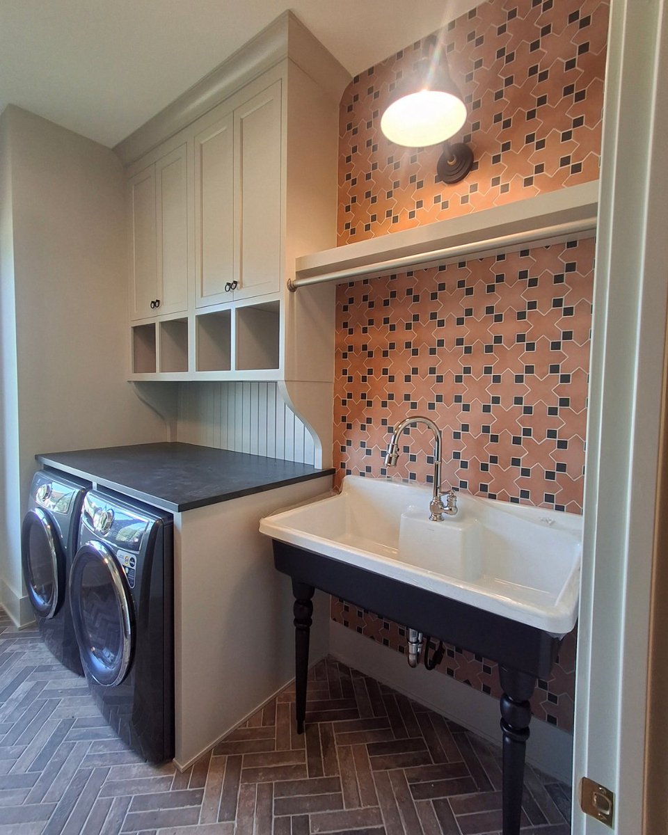 GradisonHomes's tweet photo. The unsung hero of the home that keeps everything moving is the laundry room! Ample space to handle all those loads of laundry is the key to deliver form and function. 🧺

#GradisonBuilding #LaundryRooms https://t.co/TJlaPigjeo