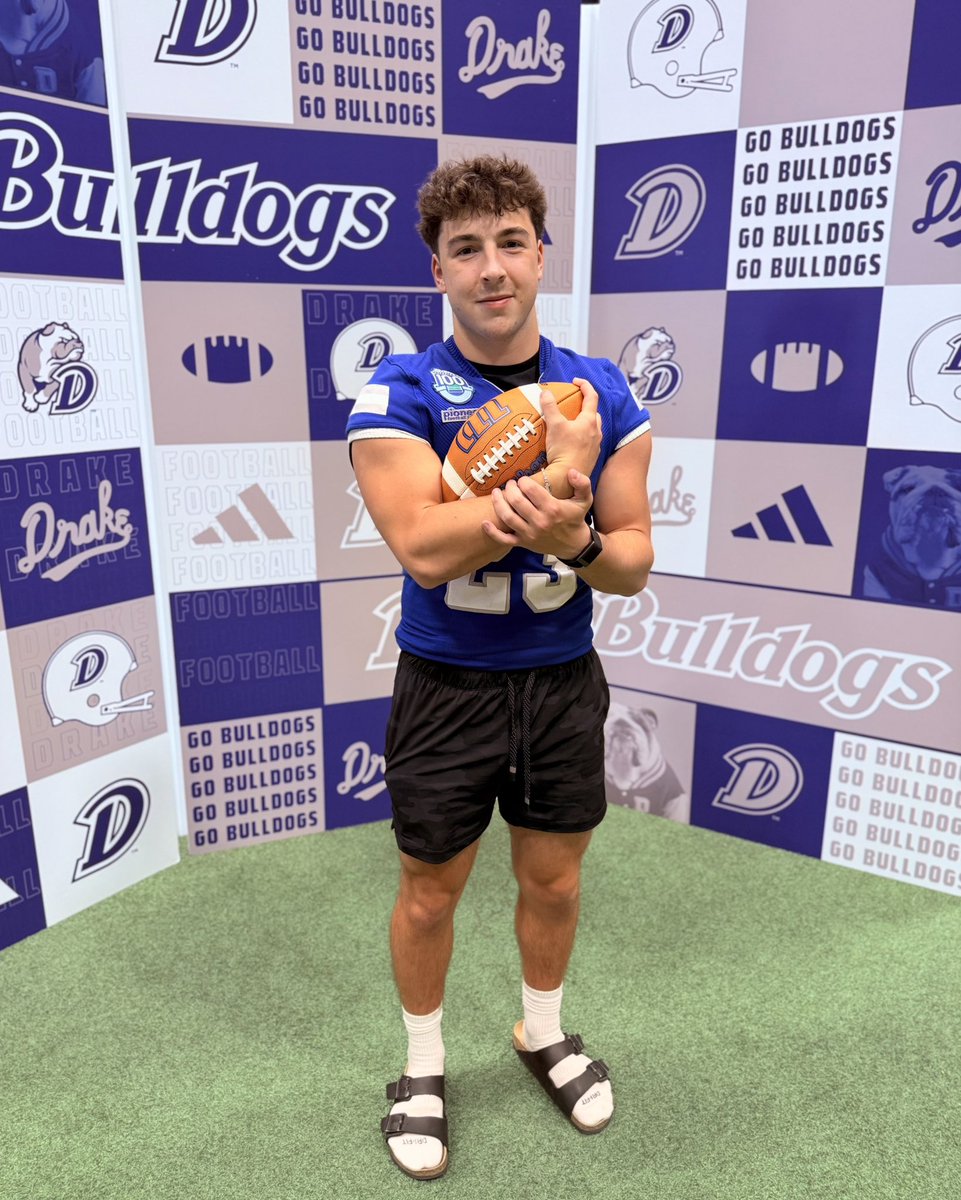 QuentinMalone22's tweet photo. Thank you @coacht_ash and @DrakeBulldogsFB for a great junior day and conversations! Looking forward to being back for camp! @MattWalkerDU @CoachJMath @CoachSipple @CoachHaberman @GriffFootball @GE_Football_Rec https://t.co/uqsSbaoPrM
