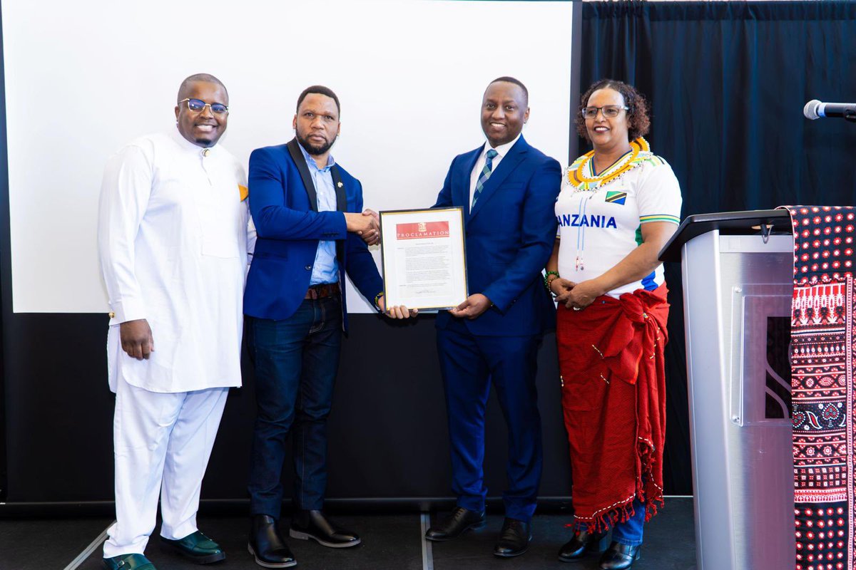 patrickbrownont's tweet image. Yesterday at Ken Whillans Square, we proudly raised the National Flag of Tanzania and celebrated Tanzania’s National Union Day. 🇹🇿

It was wonderful to join Brampton’s Tanzanian-Canadian community in celebrating heritage, unity, and cultural pride.

#Brampton is a vibrant mosaic