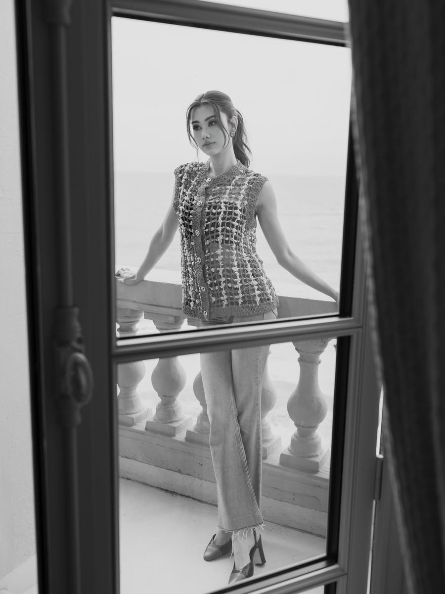 and that's how you attract Panapsorn

#CHANELCruise
#CHANELShow
#LenaMiu #ลีน่าหมิว