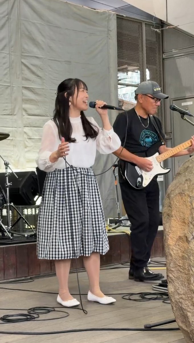 おはようございます！ライブが無事終わりました✨
たくさんの方が観に来てくれてとてもありがたかったし嬉しかった🥹
声も戻ってホッとしたし、対バンのシンガーさんに刺激も受けて、メンバーや音楽仲間、応援してくれている方への感謝溢れる1日でした🍀ありがとうございます✨
またがんばろうっ😊✨