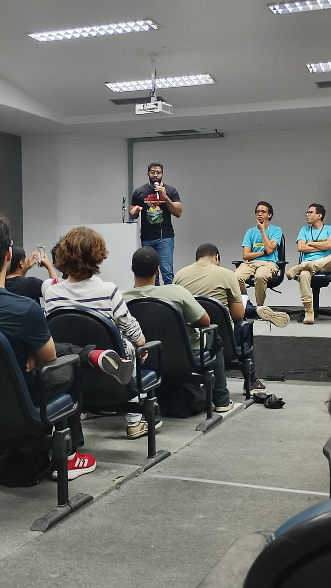 fer | pêlos no umbigo do ilya rozanov🏒 tweet media