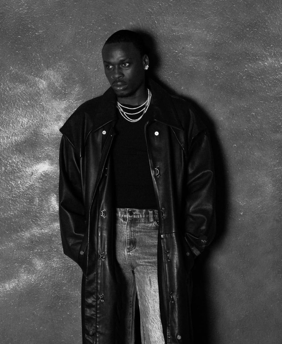 sharpboyjn10830's tweet image. 🚨 NEW PICS 🚨
Fireboy DML in new photos 📸  

Clean as always 🖤✨  
#FireboyDML #Afrobeats