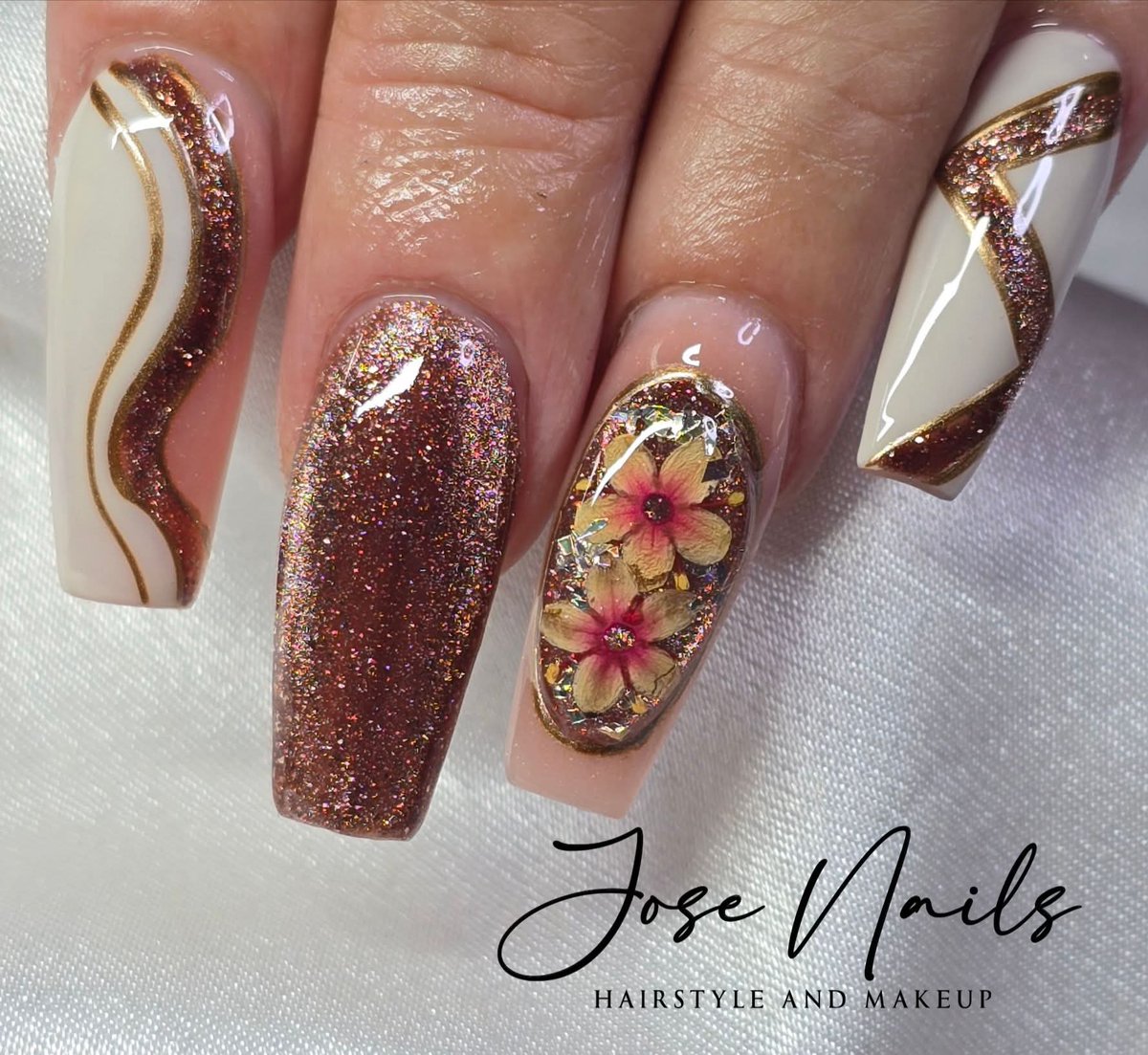 JESPADA's tweet image. #gellinear de ##BUMBLEBEE 
#gellineardorado de Bright Dreams NJ 
#topgel de Queen Nails by Gladimil 
#josenailshairstyleandmakeup 
#nailsalon #nailtechnique #nailsboricua #nailsfashionnails #naileducation