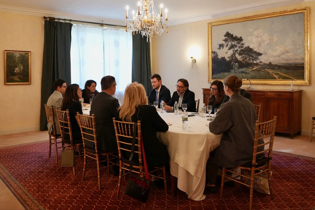 franceinnyc's tweet photo. 🇫🇷 Strengthening our commitment to fighting antisemitism

We were pleased to welcome representatives of @AJCGlobal this morning, reflecting the strength of our long-standing relationship.

France remains fully committed to combating antisemitism. https://t.co/W9kwjxQho7