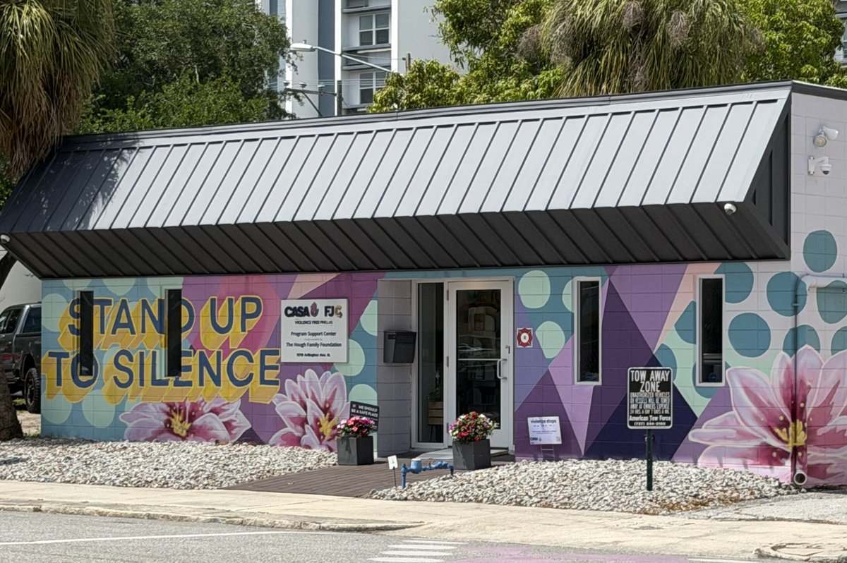 wmnf's tweet image. Hope Rides is expanding in Florida, offering free transportation for domestic violence survivors so they can reach shelters, legal support, and critical services. 

Read more below 👇

#WMNF #TampaBay #DomesticViolence #CommunitySupport #PublicHealth