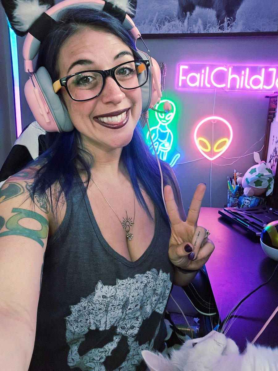 FailChildJo's tweet image. Its time 💜 I’m live building this cute little starter house in Minecraft! Come hang out and watch the chaos 😂

twitch.tv/failchildjo

#Minecraft #streaming #comewatch