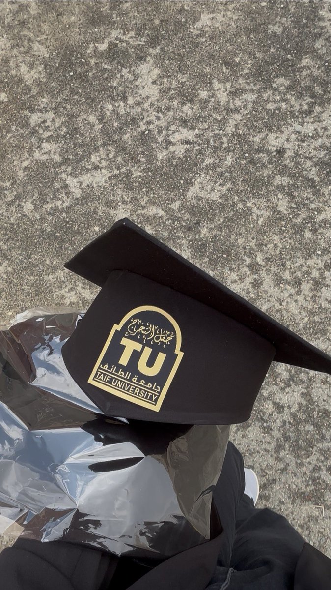 lzuiy's tweet photo. 27 April 2026❣️🎓 https://t.co/z1c26bjeY6
