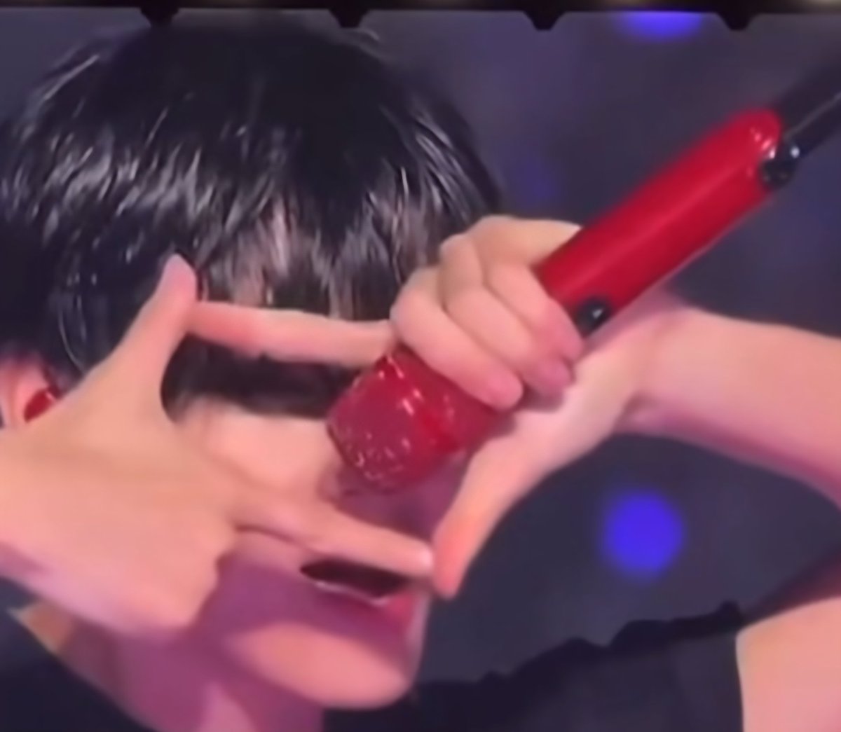 Twinssatomama's tweet image. #BTS 
#アリランワールドツアー
#Snow Man　向井君
向井君、テヒョンは、ワールドツアーでシャッターしましたよ🤣
色々と大切にしてくれてありがとう、テヒョン💜